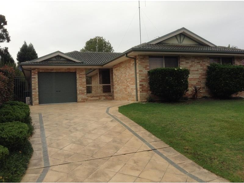 4 Cotton Grove, Stanhope Gardens NSW 2768