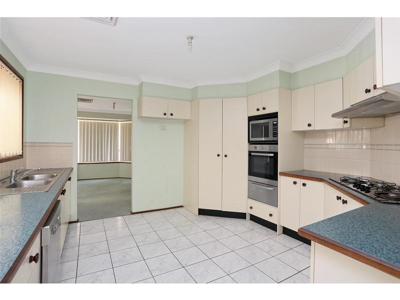 8 Bellbird Court, Quakers Hill NSW 2763