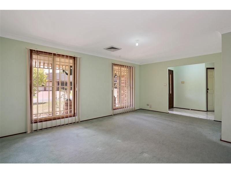 8 Bellbird Court, Quakers Hill NSW 2763