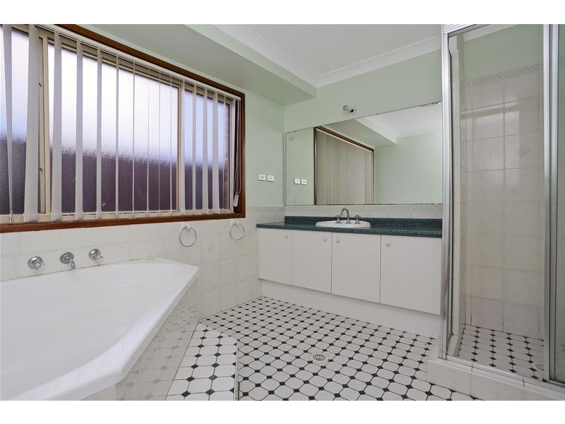 8 Bellbird Court, Quakers Hill NSW 2763