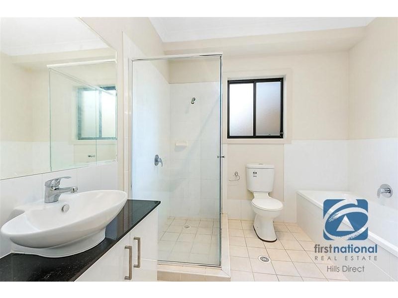 10 Edgewood Drive, Stanhope Gardens NSW 2768