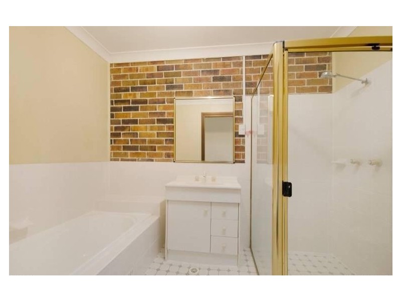 25a Sampson Crescent, Quakers Hill NSW 2763