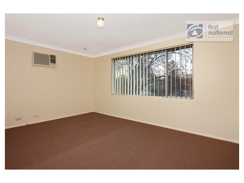 4 Cumming Crescent, Quakers Hill NSW 2763