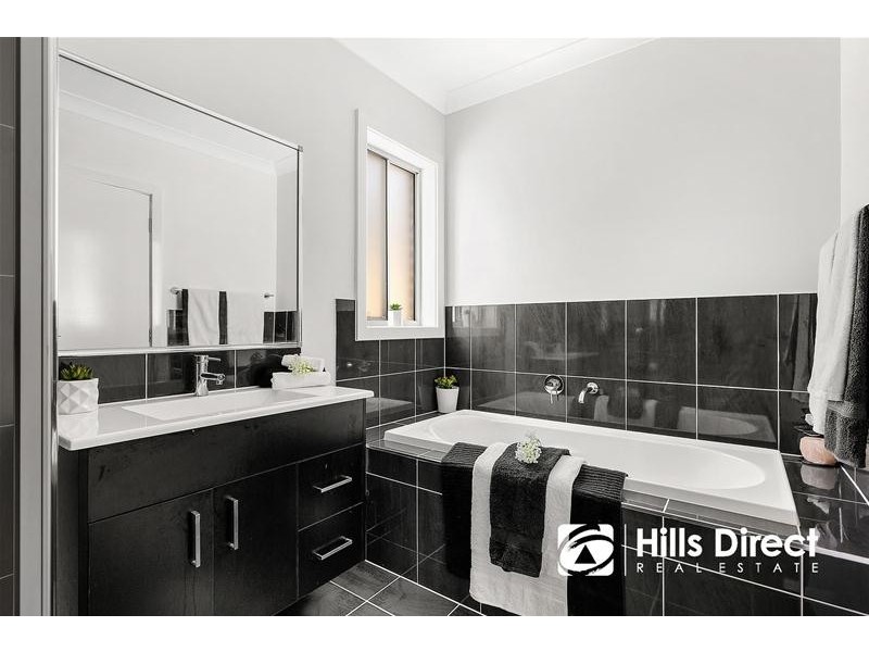 143 Longerenong Avenue, Box Hill NSW 2765