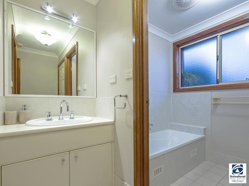 11B Rutledge Crescent, Quakers Hill NSW 2763