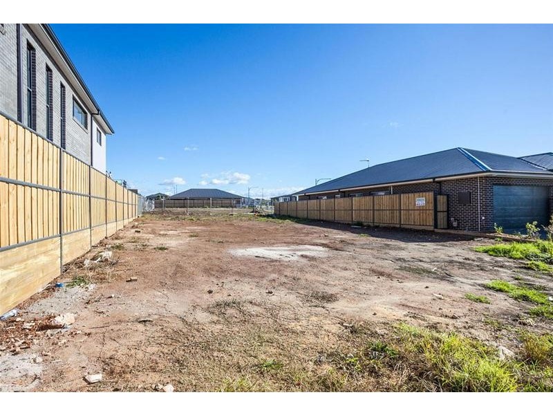 6 Booroola Road, Box Hill NSW 2765