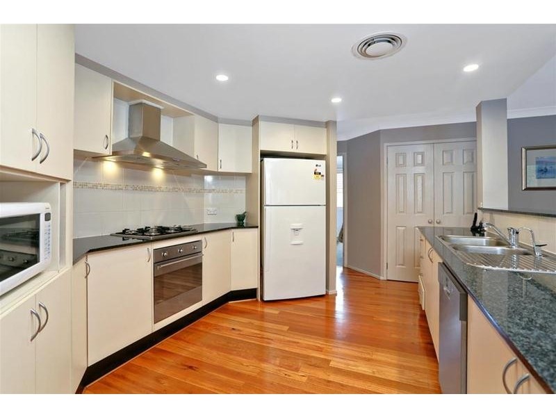 30 Aquamarine Street, Quakers Hill NSW 2763