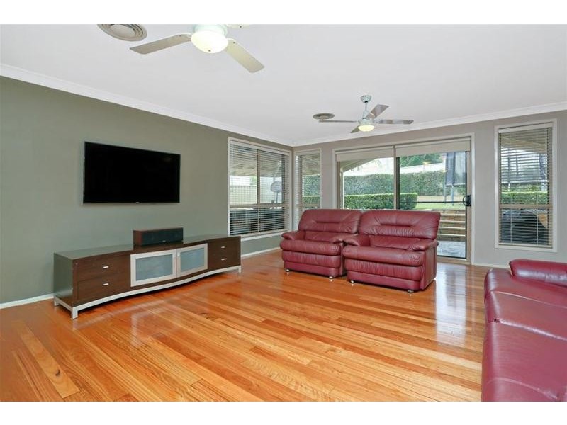 30 Aquamarine Street, Quakers Hill NSW 2763