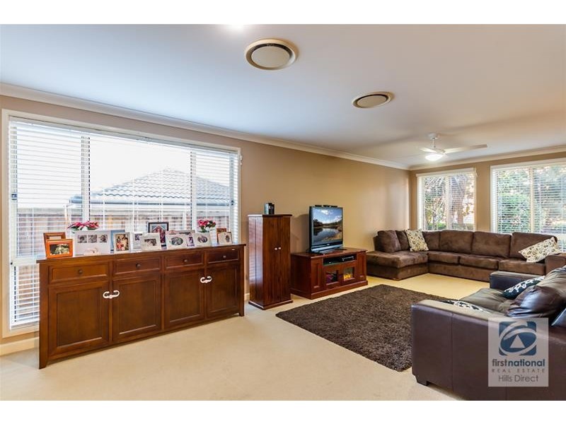 6 Rushden Way, Stanhope Gardens NSW 2768