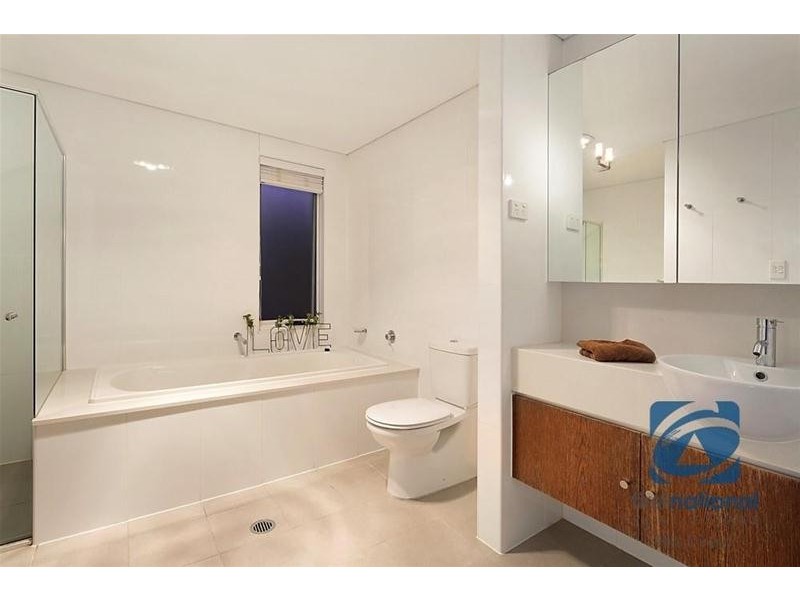 11 Waterstone Crescent, Bella Vista NSW 2153