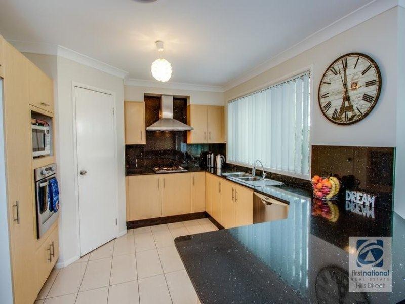 32 Roxburgh Crescent, Stanhope Gardens NSW 2768