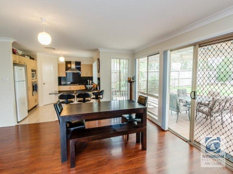 32 Roxburgh Crescent, Stanhope Gardens NSW 2768