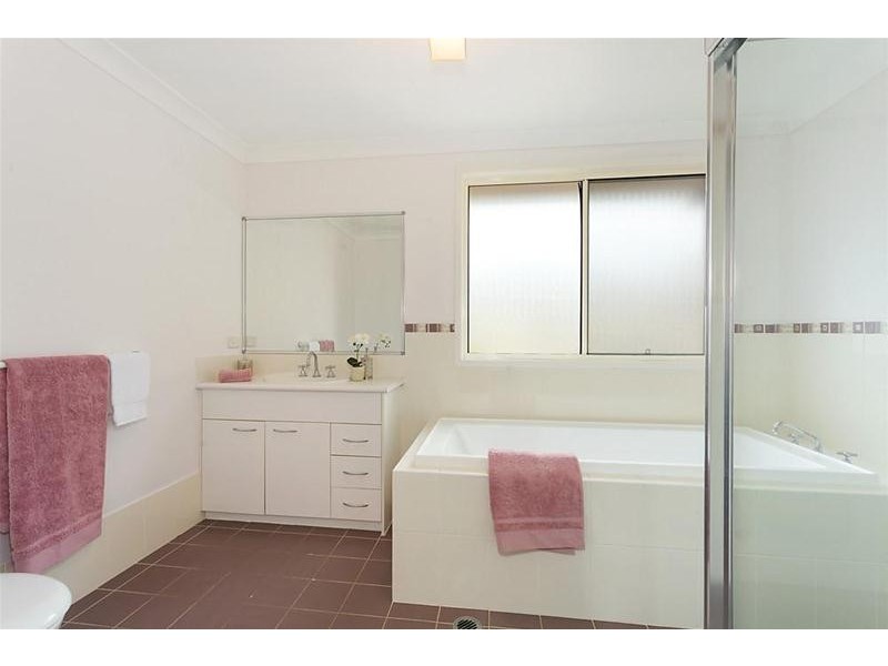 2 Bottle Brush Avenue, Beaumont Hills NSW 2155