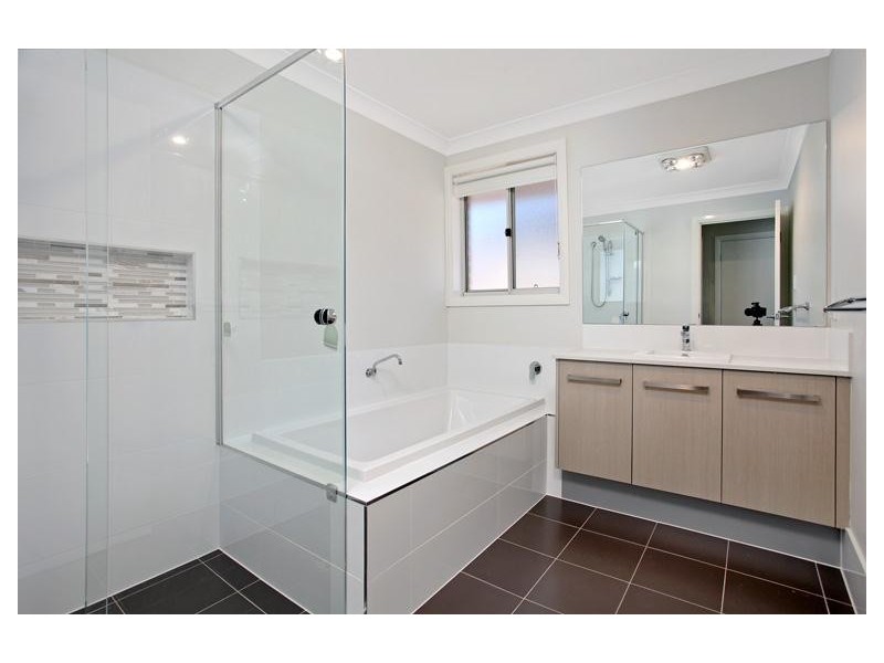 24 Springwood Avenue, The Ponds NSW 2769