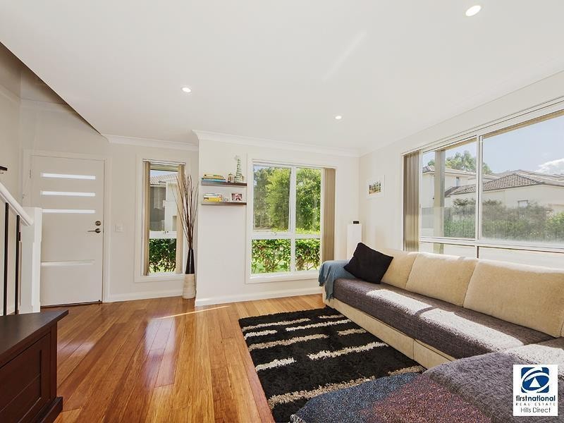 10 Rushden Way, Stanhope Gardens NSW 2768