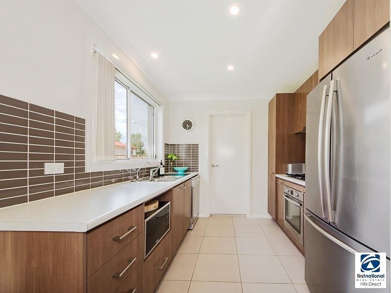 10 Rushden Way, Stanhope Gardens NSW 2768