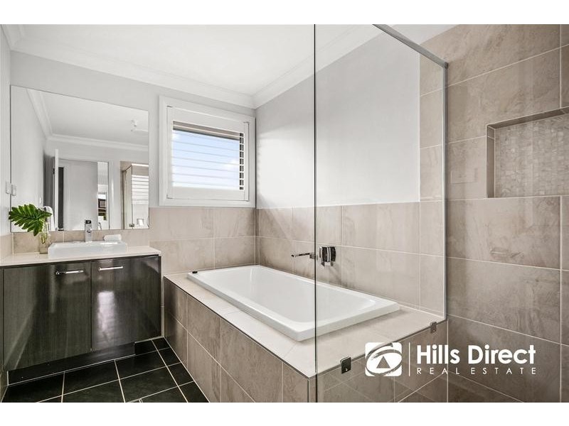 198 Greenview Parade, The Ponds NSW 2769