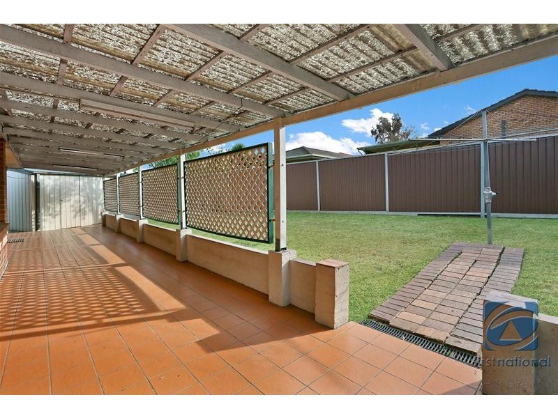 16 Whittier Street, Quakers Hill NSW 2763