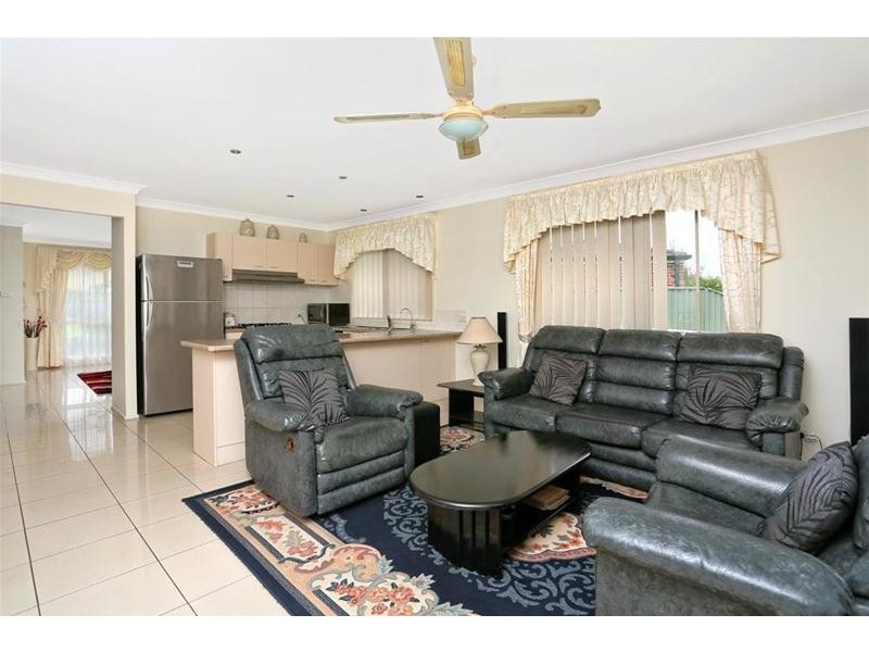 10 Penza Place, Quakers Hill NSW 2763