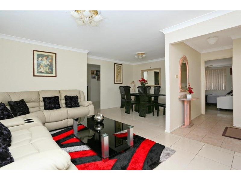 10 Penza Place, Quakers Hill NSW 2763