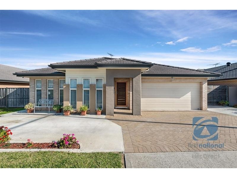 11 Pebble Crescent, The Ponds NSW 2769