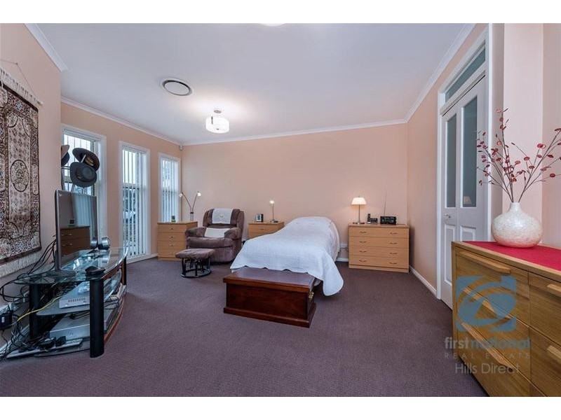 11 Pebble Crescent, The Ponds NSW 2769