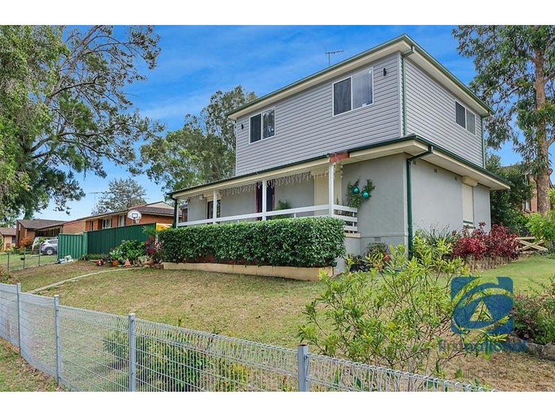 2 Warrimoo Drive, Quakers Hill NSW 2763