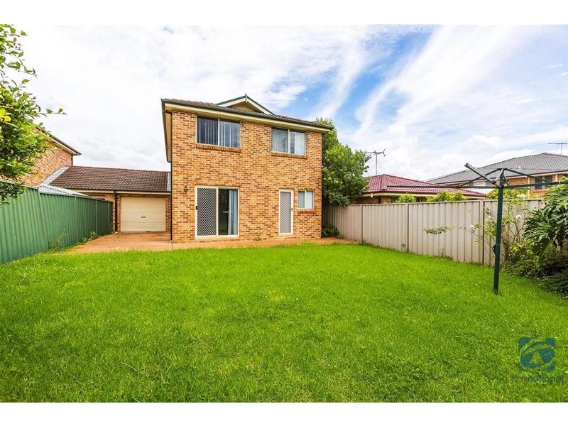 16 Olwen Place, Quakers Hill NSW 2763