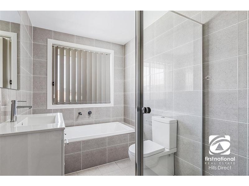 18 Lalor Road, Quakers Hill NSW 2763