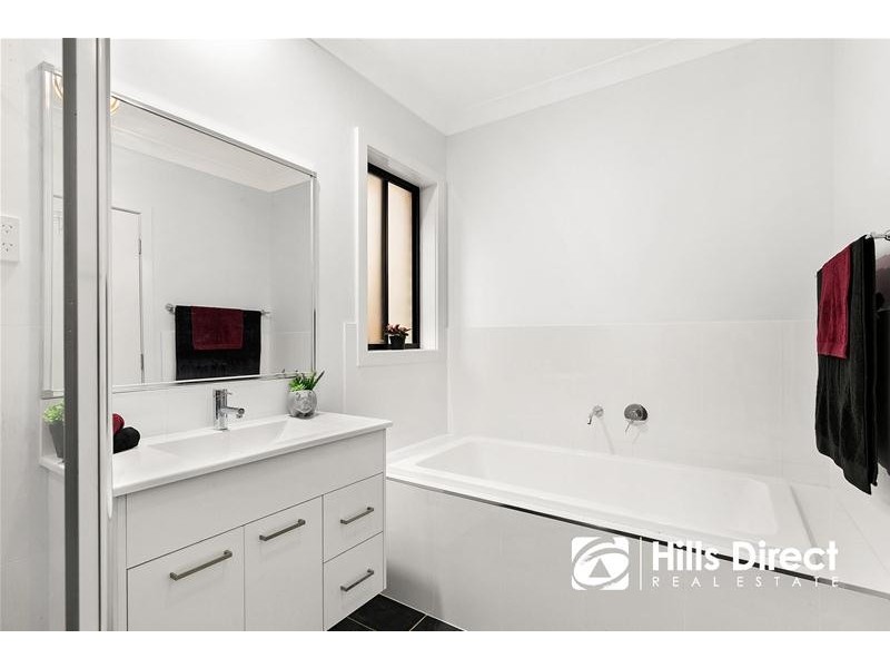 141 Longerenong Avenue, Box Hill NSW 2765