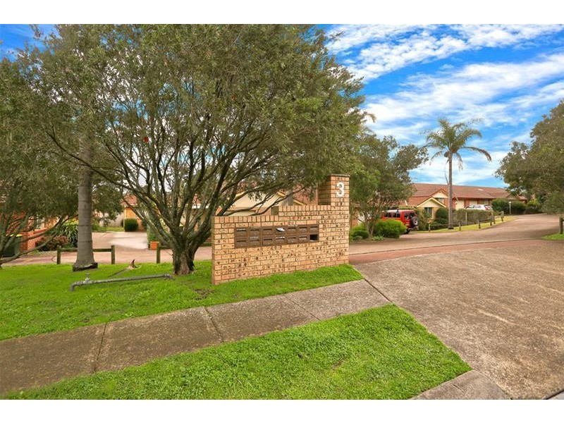 1/3 Isaac Place, Quakers Hill NSW 2763