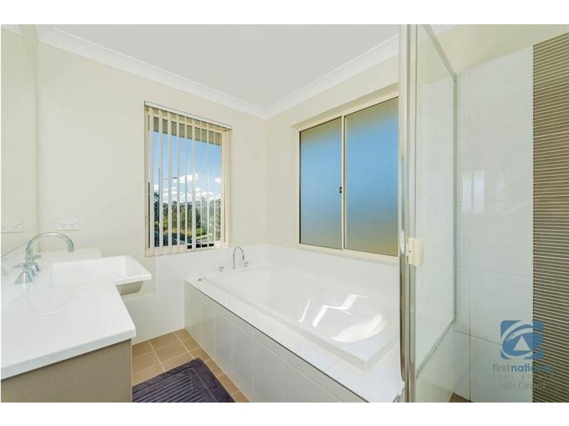 1 Greenview Parade, The Ponds NSW 2769