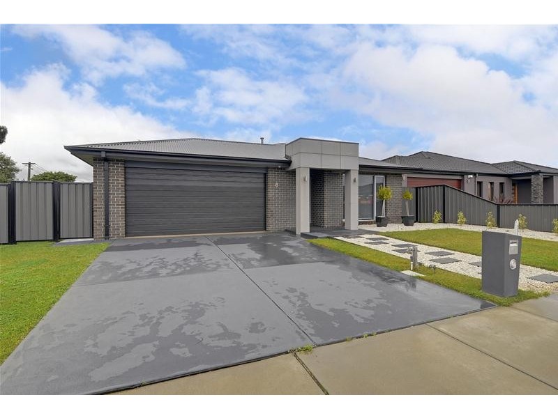 8 Carlow Court, Traralgon VIC 3844