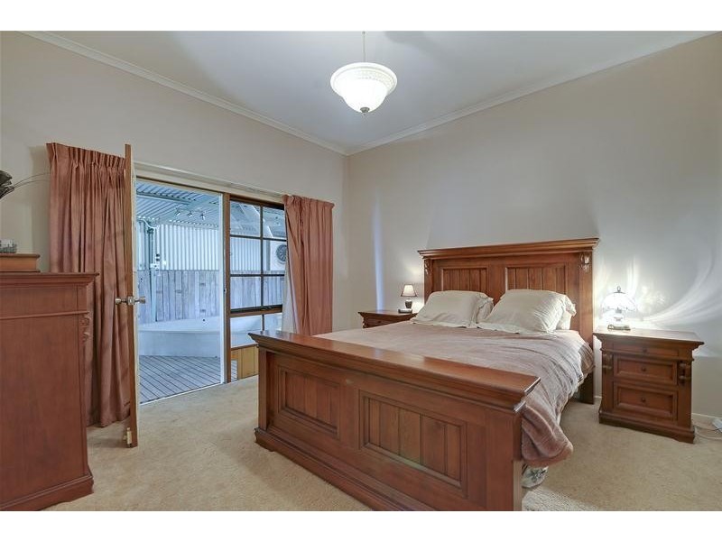 12-14 Timmins Street, Toongabbie VIC 3856