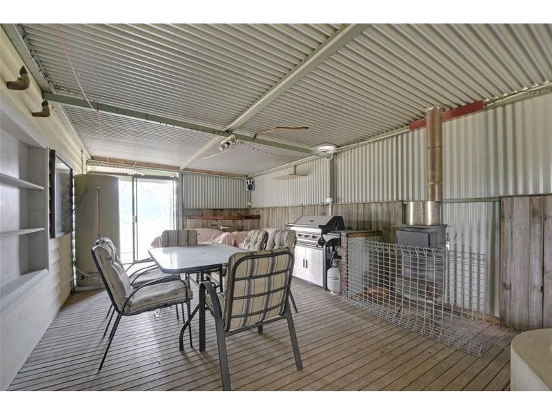 12-14 Timmins Street, Toongabbie VIC 3856