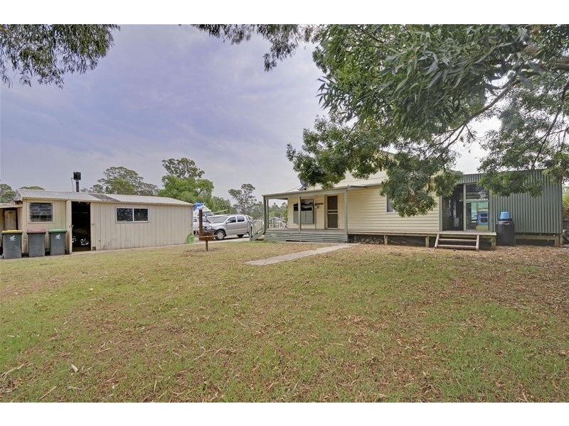 12-14 Timmins Street, Toongabbie VIC 3856