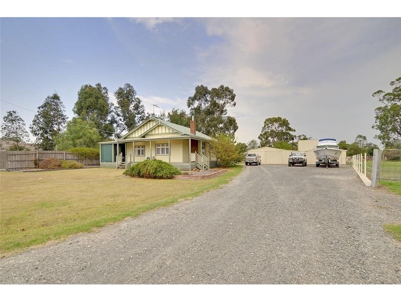 12-14 Timmins Street, Toongabbie VIC 3856