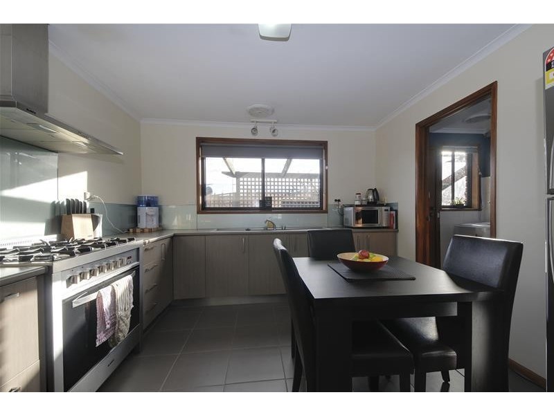 2/107 Bridle Road, Morwell VIC 3840