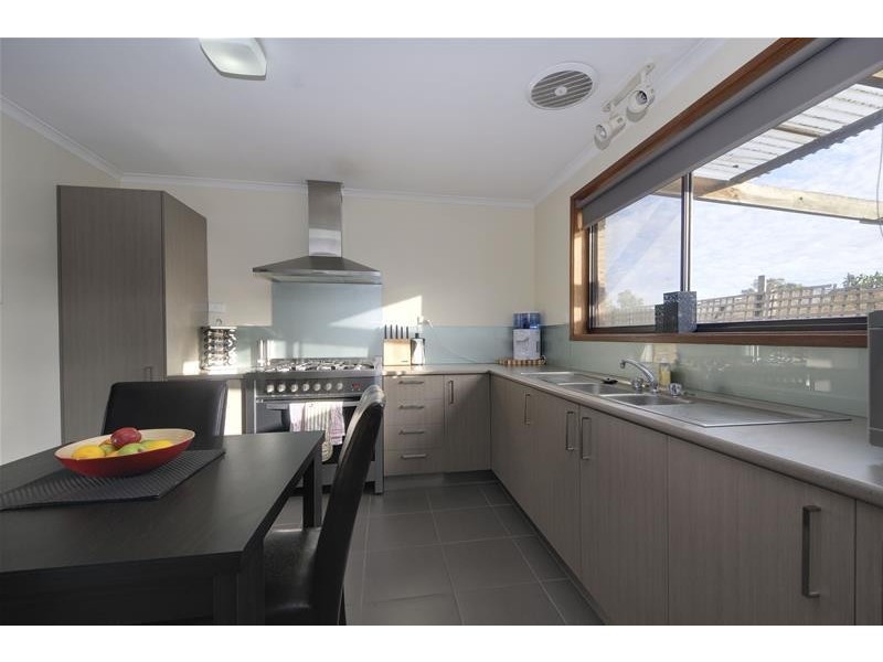 2/107 Bridle Road, Morwell VIC 3840