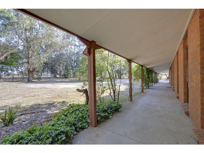 6 Wright Court, Rosedale VIC 3847