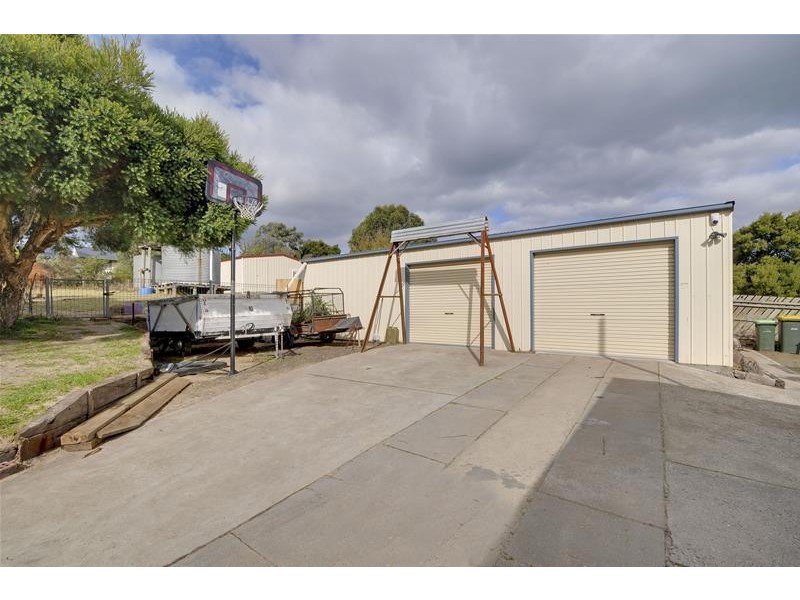 19 Stradbroke Road, Gormandale VIC 3873