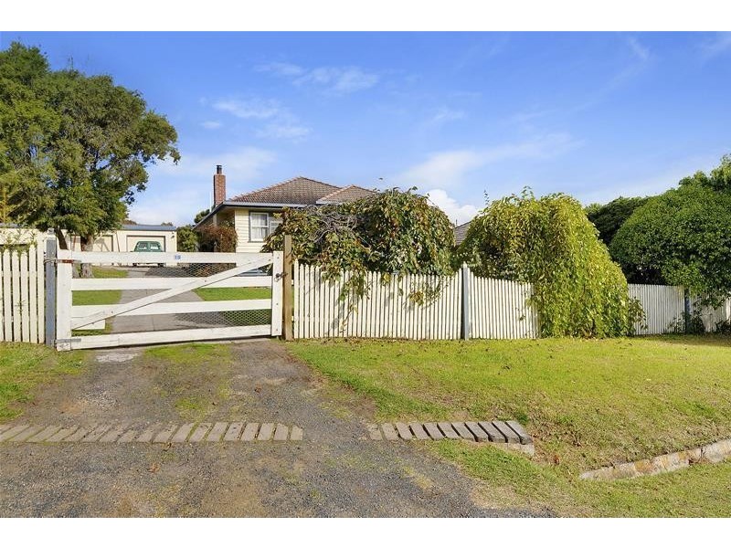 19 Stradbroke Road, Gormandale VIC 3873