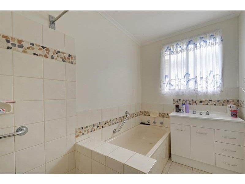 65 Maple Crescent, Churchill VIC 3842