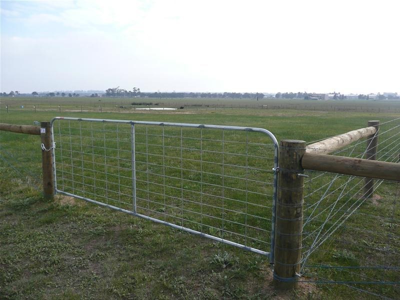 118 120a, 120b Willung Road, Rosedale VIC 3847