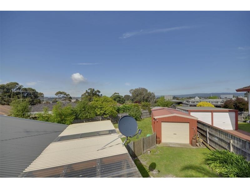 21 Wicks Crescent, Morwell VIC 3840