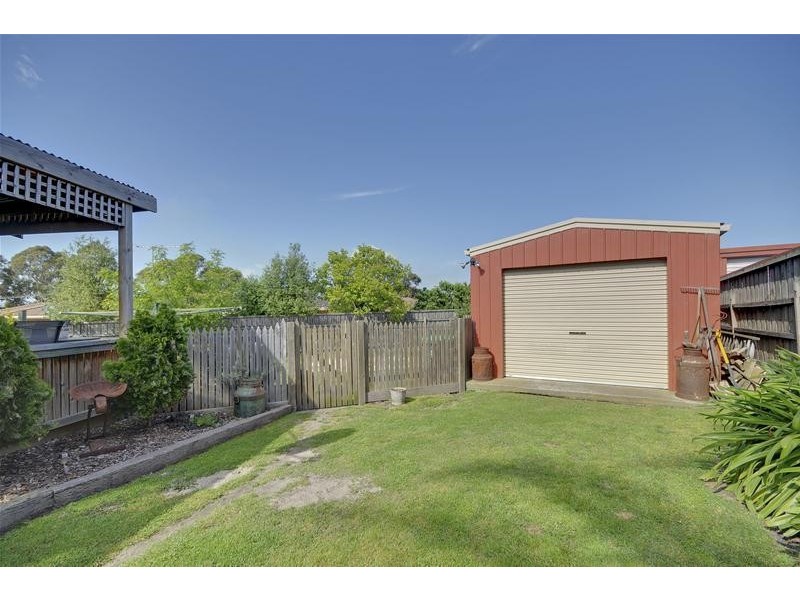 21 Wicks Crescent, Morwell VIC 3840