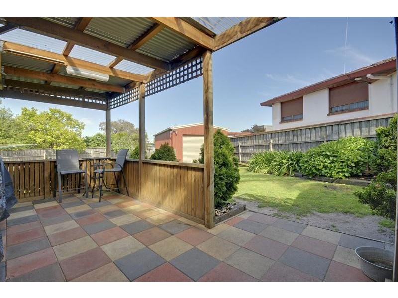 21 Wicks Crescent, Morwell VIC 3840