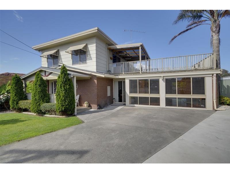 21 Wicks Crescent, Morwell VIC 3840