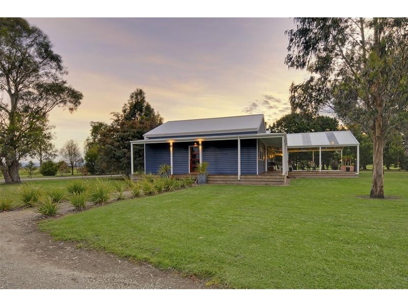 32 Lower Cairnbrook Road, Glengarry VIC 3854