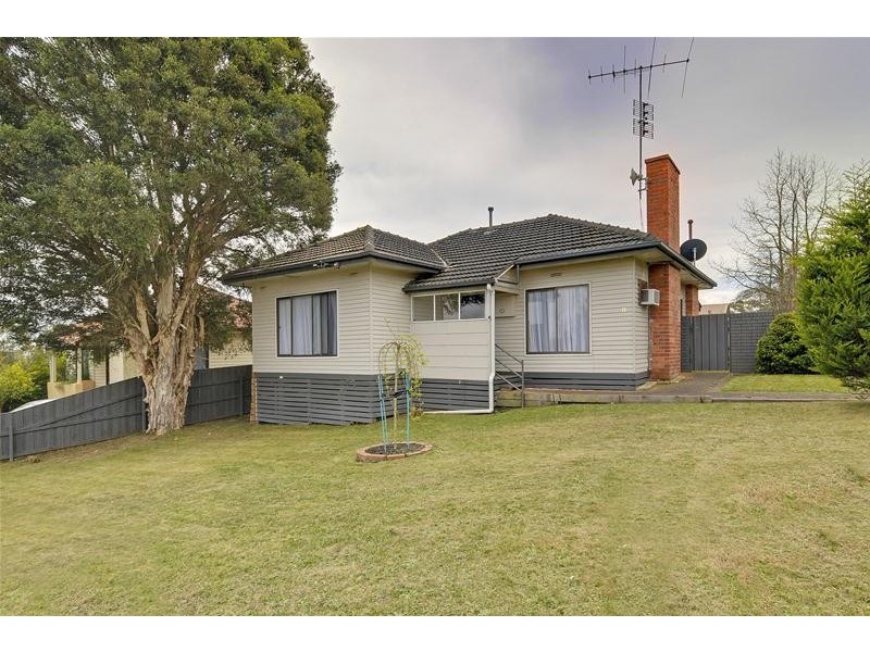 11 Donald Street, Morwell VIC 3840